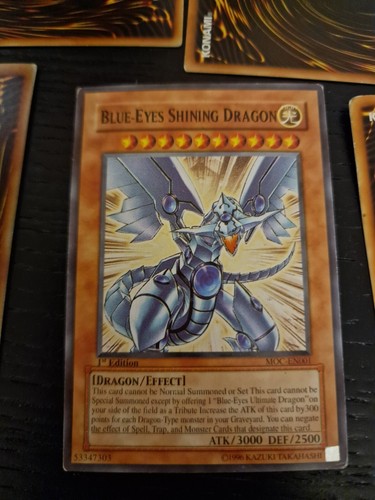 Blue eyes shining - gi-,