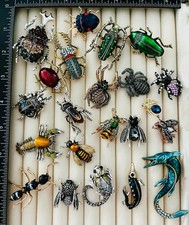 Enorme lotto 22 spille animali