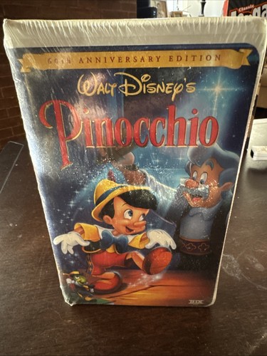 Pinocchio vhs videocassette - pinocchio,