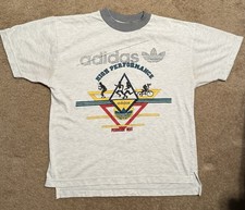 T-shirt Adidas vintage alte