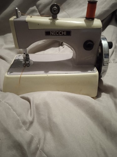 Macchina cucire portatile - macchina,