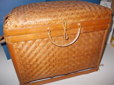 ANTICO CESTO DA PIC NIC IN VIMINI INTRECCIATO CON BASE RIGIDA MANIGLIE BAULETTO