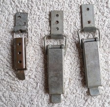 N° 3 VECCHI GANCI CON LEVA PER TRASPORTO CASSE O ALTRO CON CHIUSURE -