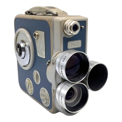 Macchina fotografica - , a