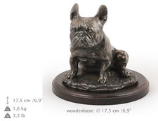 Bulldog Francese, Statua In