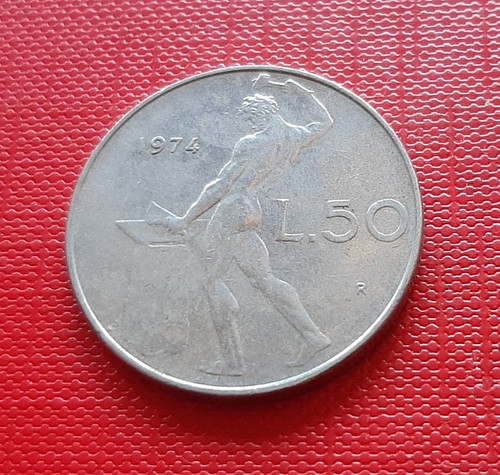 Italie pièce 50 - ,, lire