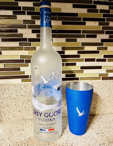 Bottiglia vuota vodka oca