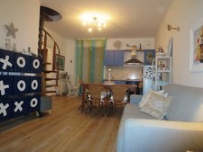 mobile particolare blu in metallo per ogni stanza con diversi scomparti 