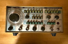 Generatore di funzioni IWATSU