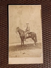 CASALE UOMO A CAVALLO FOTO CDV