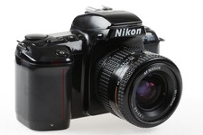 Nikon F-601 con AF 35-70mm f/3,3-4,5 - Numero SN: 2204170