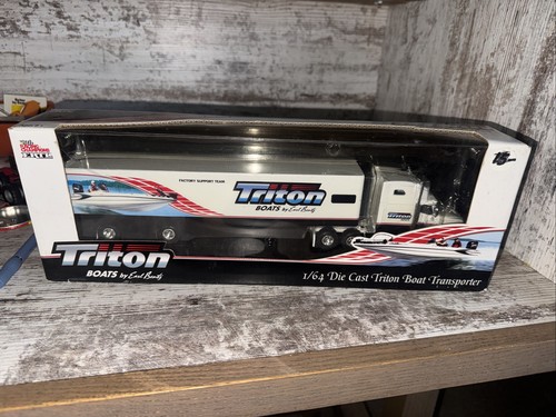 Triton boats transporter - boats,