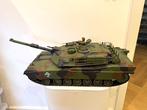 Carro armato radiocomandato