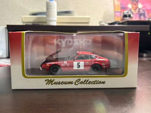 Minicar kyosho nissan - 1/43,