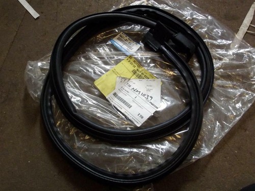 Hardtop rear rubber seal
