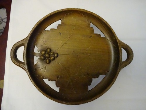 Vintage wooden musical - musical, grape
