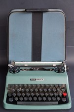 Olivetti Letter 32, Italy