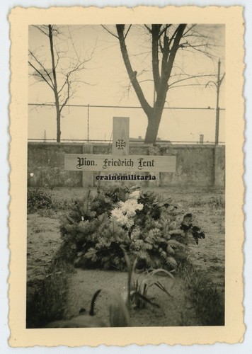 Orig foto tomba - tomba, pioniere