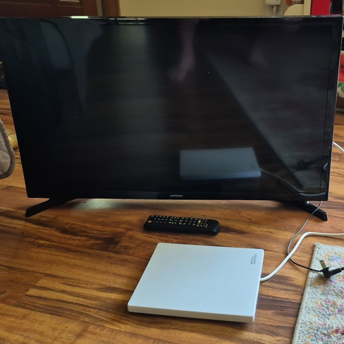 Samsung 32in led 720p - 32in, model