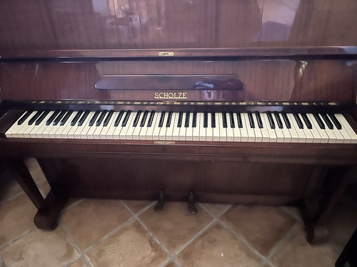 Pianoforte verticale vintage - pianoforte,