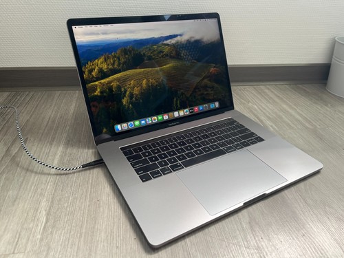 Macbook pro 2019 - 15", |