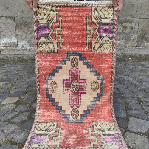 Tappeto piccolo vintage turco