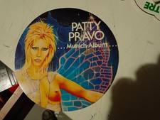 COPPIA ADESIVI VINTAGE PATTY PRAVO - MUNICH ALBUM E PAZZA IDEA CON VELINA
