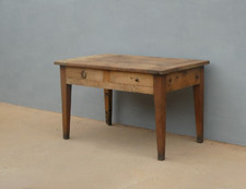 Tavolo rettangolare rustico in legno naturale di larice, '800 - L 127,5 x P 77cm