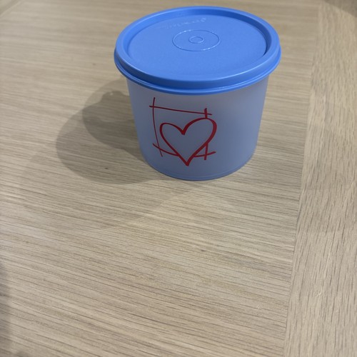 Tupperware 250 heart motif - heart,