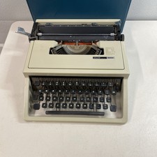 VINTAGE PORTABLE OLEVETTI DORA