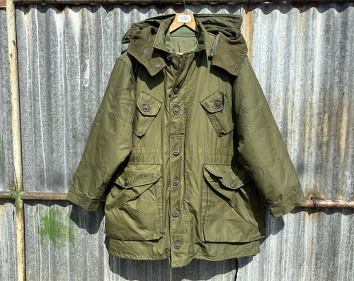 Canadian army issue ecw - issue,