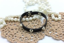 Bracciale pelle nero borchie a