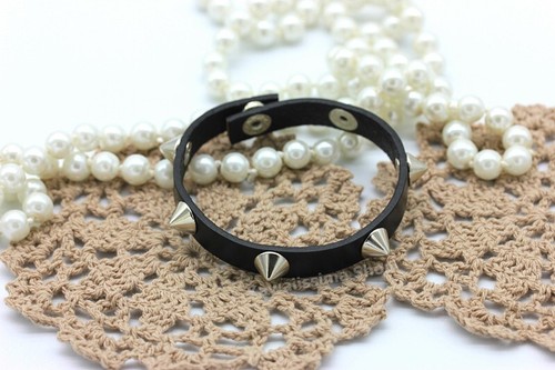 Bracciale pelle nero borchie - , a