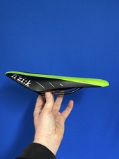 Sella bici da corsa Fizik