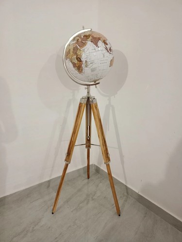 Grande mappamondo moderno
