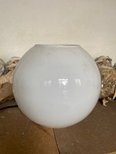 Globo in vetro bianco opaco