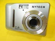 Fotocamera digitale 7,0 megapixel CCD/2,5" LTPS TFT display a colori/scheda SD 1 GB/alluminio