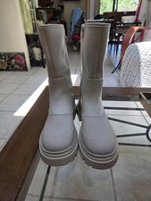 Women's Zara boots. Brand new