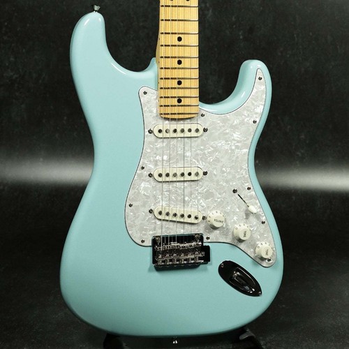 Fender made japan - fender, in