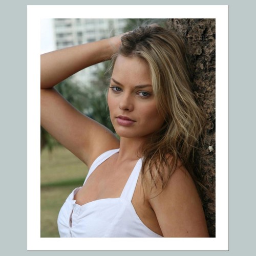 1710 margot robbie 8x10 - margot,