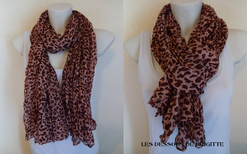Foulard motif leopard fond - motif,