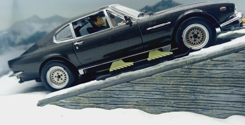 James bond 007 aston - james,