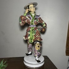 Statuina orientale ceramica