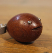 Tire bouchon vintage baleine