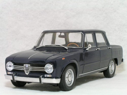 Alfa romeo giulia 1300 - 1/18,