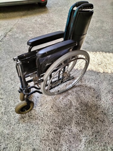 Carrozzina disabili pieghevole - carrozzina,