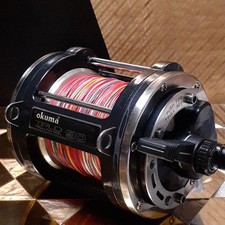 Okuma Titus Tpld 90 Leva Trascinatore Trolling per Spedizione