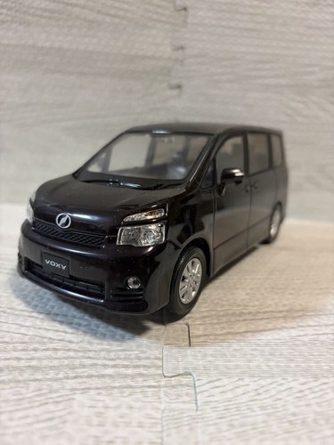 Toyota voxy mini auto bordeaux - mini,