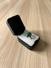 Anello vintage anni ’70 con malachite verde – bigiotteria retrò