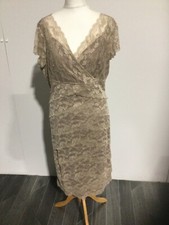 abito in pizzo tiana B colore nudo/beige taglia 18